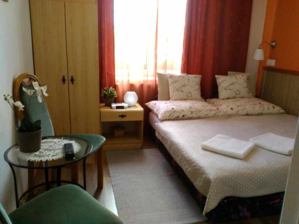 Zoeld Sziget Vendeghaz Hotel Eger Bagian luar foto